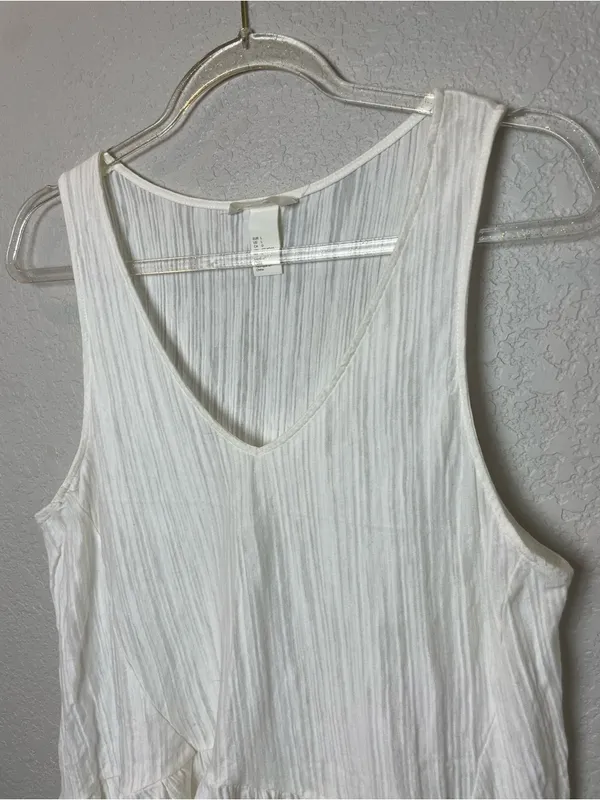H&M White V-Neck Sleeveless Textured Peplum Tank Size L - Image 2