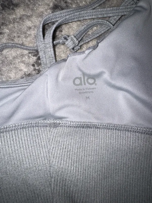 ALO Yoga Grey Strappy Crossback Sports Bra - Image 3