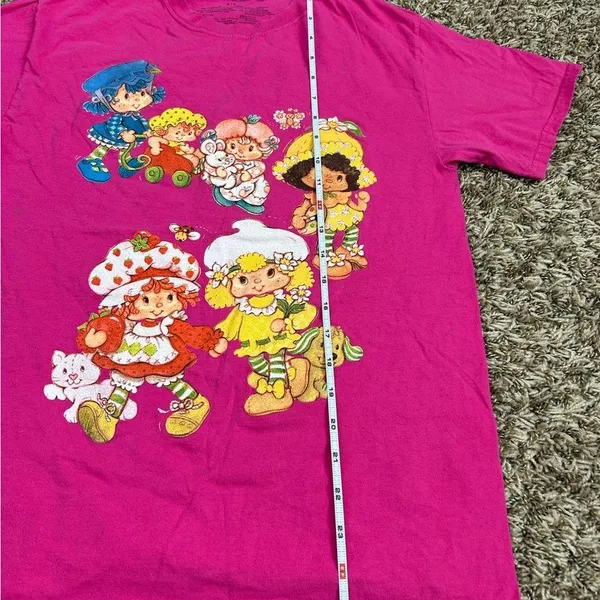 Strawberry Shortcake and Friends Pink T-shirt Sz S - Image 8