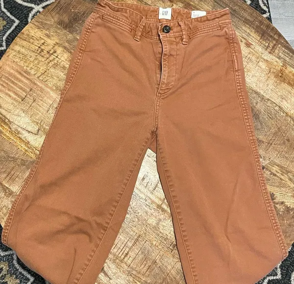 Gap High-Waisted Jeans - Image 4