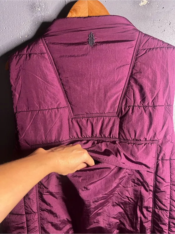 Free People On The Move Packable Puffer Long Vest in Black Cherry. Size Small - Image 11