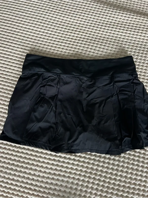 Black Active Mini Skirt with Built-In Shorts - Image 3