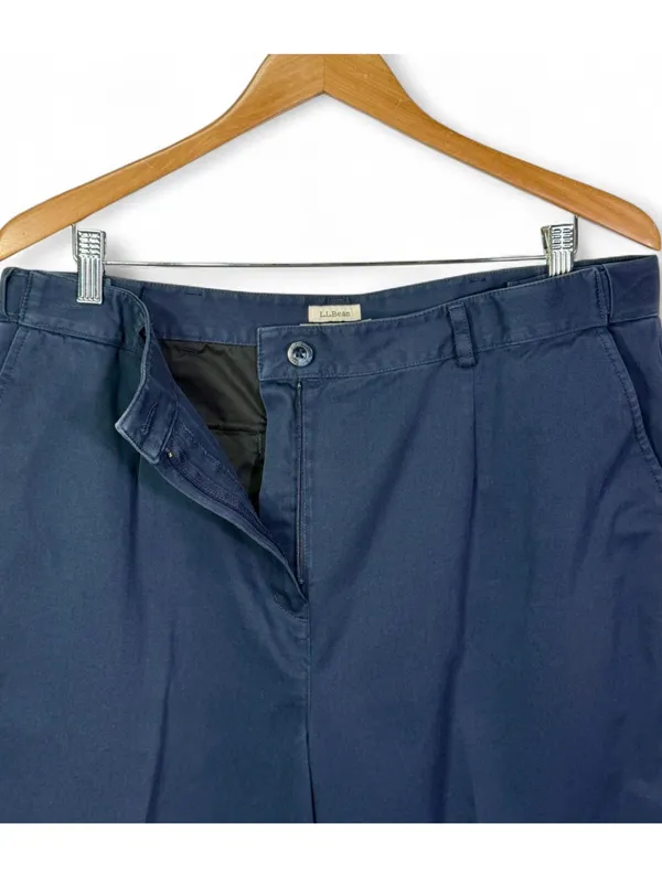 L.L. Bean Women’s Original Fit Pleaded Navy Cropped Trousers Size 18 Petite - Image 8