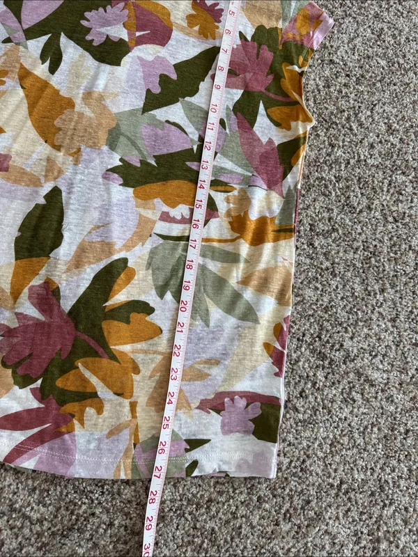 Joie 100% linen Floral Multi Color tee cap sleeves - Image 4