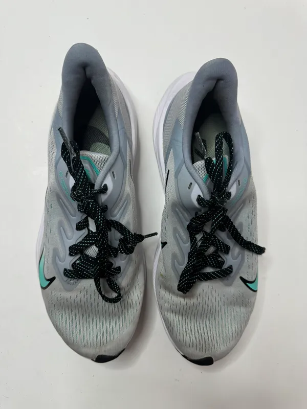 Nike Air Zoom Winflo 7 Size 7.5 Running Shoes - Image 2
