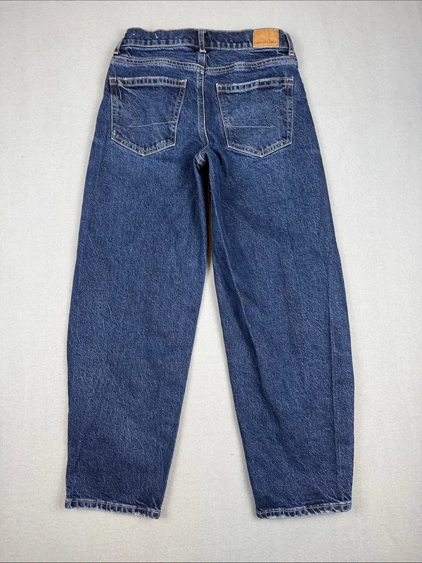 American Eagle Outfitters Barrel Jean in Dark wash Size: 00 Short - Image 4
