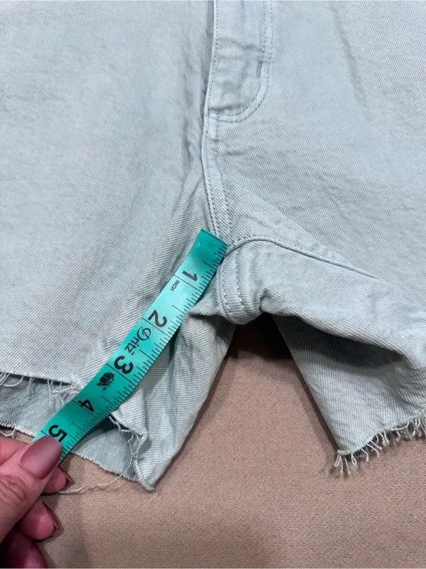Universal Threads Vintage Light Green Midi Cut Off Shorts - Image 3