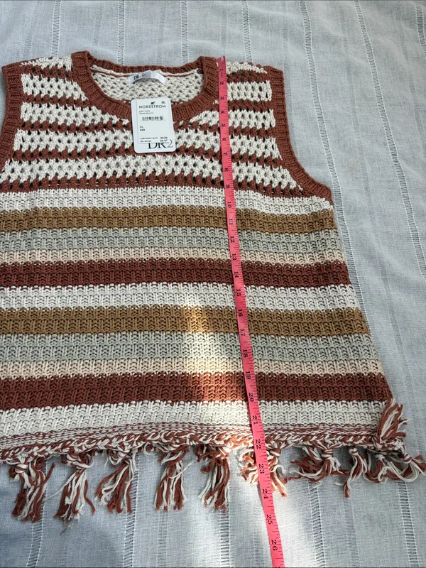 DR2 by Daniel Rainn NWT Stripe Tassel Trim Crop Sweater Tank - Image 12