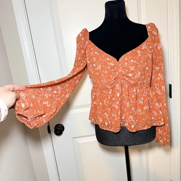 ASTR The Label Rust Floral Plisse Peplum Top Orange Size Large Boho Chic - Image 2