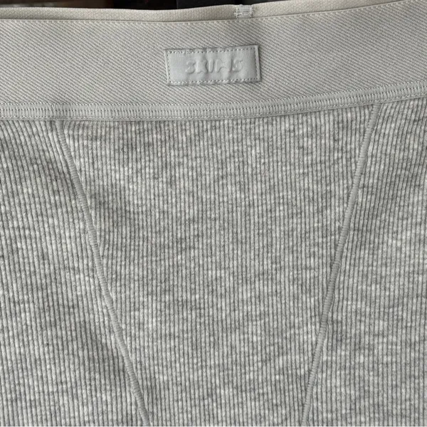 SKIMS boyfriend boxers shorts high waisted rise ribbed cotton light heather grey - Image 3