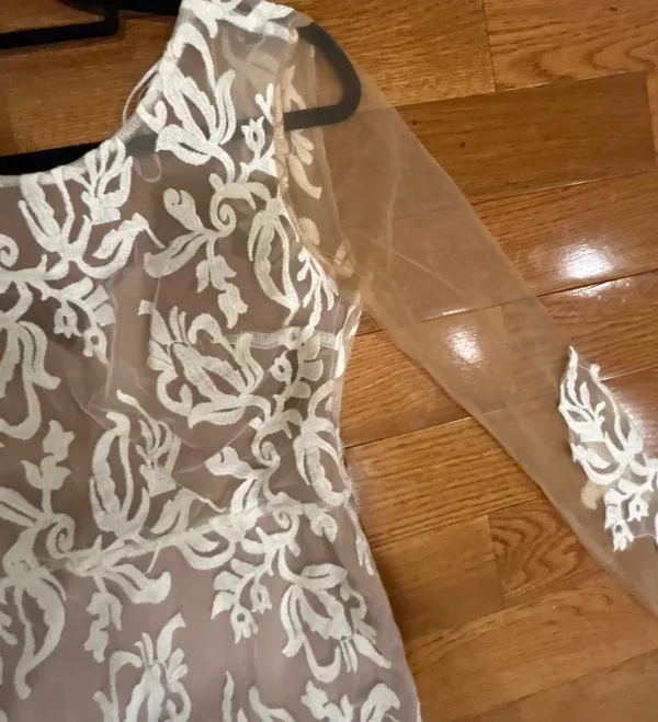 Love Triangle PURE GLAMOUR Nude&White Lace backless Formal maxi Dress-Size Small - Image 17