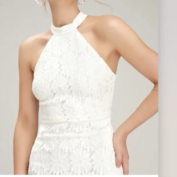 NWT Lulus Song of the Night‎ White Lace Trumpet Hem Halter Dress Size LARGE - Image 2