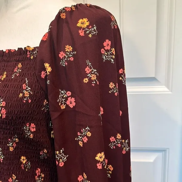 Love Tree Small Maroon‎ Boho/Vintage Floral Smocked Crop Top NWOT - Image 4