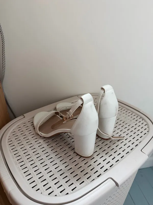 White Dream Pairs Heels - Image 2