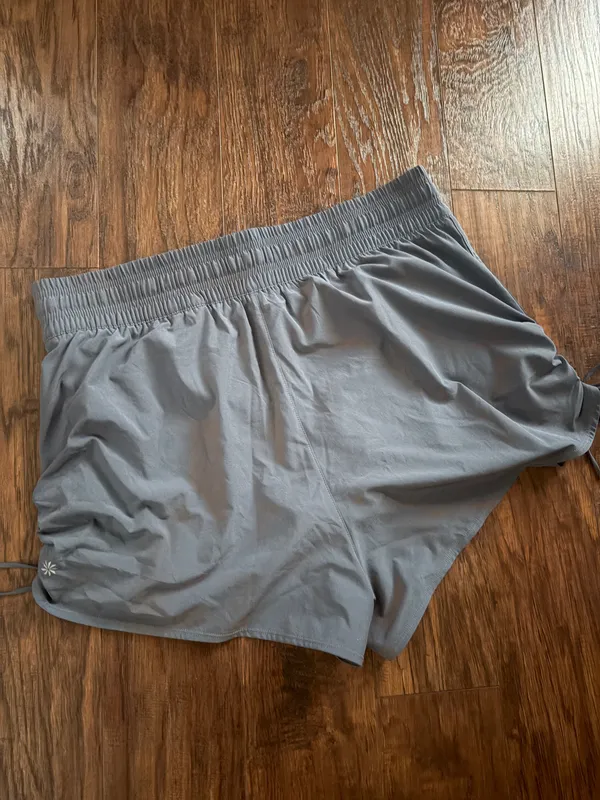 Athleta high-rise weekender shorts  - Image 3