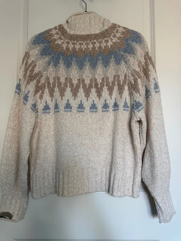 American Eagle Sweater - Image 2
