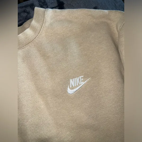 Nike Crewneck Sweatshirt in Tan Size Medium - Image 2