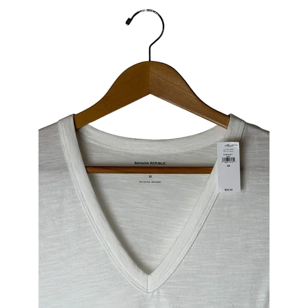 Banana Republic Cozy Slub V Neck Tee Women XS White NWT Short Sleeve Preppy - Image 4