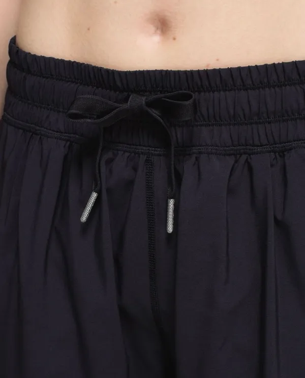 Lululemon Namaskar Crop Black 4 - Image 13