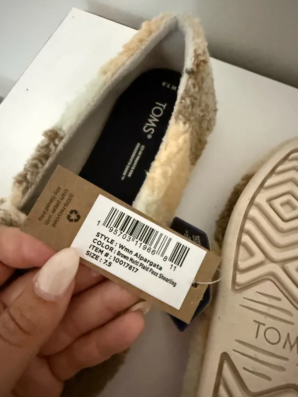 NWT TOMS Alpargata Faux Shearling Flats – Women’s Size 7.5 - Image 5
