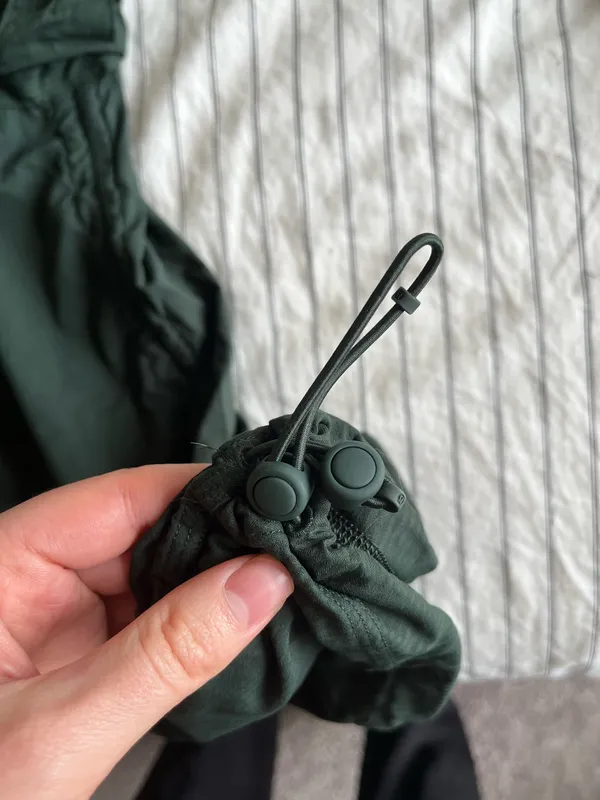 Lululemon Lightweight Adjustable Mid-Rise Cargo Pants - Image 8