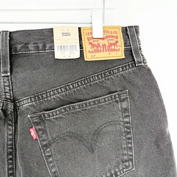 NWT‎ Levi's 501 High Waist Denim Shorts Women's Size 32 Festival Style - Image 5