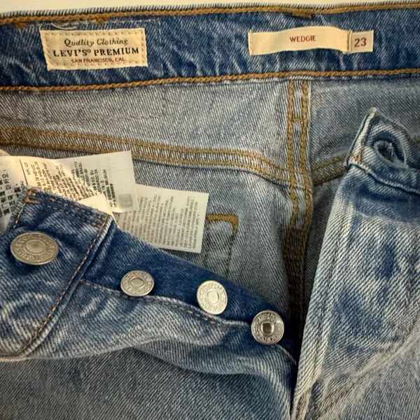 Levi's Wedgie Straight Leg 23 Jeans High Rise Premium Stretch Denim Light Wash - Image 10