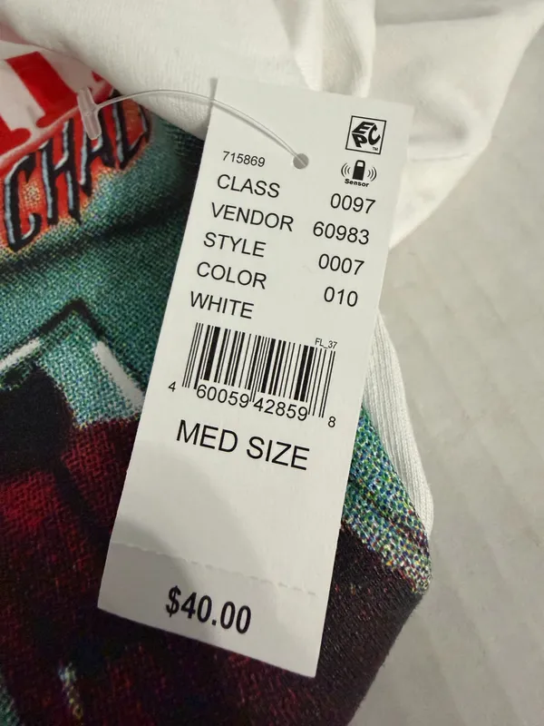PacSun Market Netflix White Tee with Red & Green Graphic - Squid Game Print - Image 5