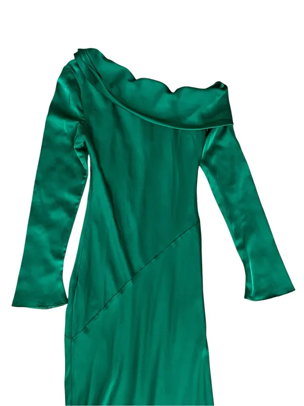 Nia Women’s Claire One Off Shoulder Emerald Green Long Sleeve Satin Midi Dress - Image 6
