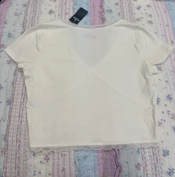 Hollister Must-Have Baby Tee - Image 2