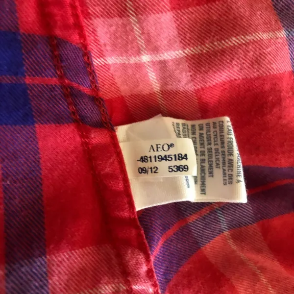 American Eagle Outfitters Plaid Button Up Shirt Red Blue Long Sleeve Small - Image 9