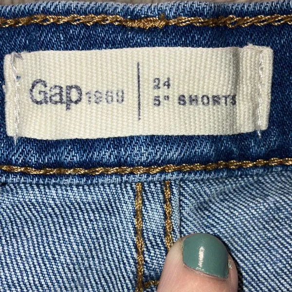 Gap 5” Shorts, Size 24 - Image 4