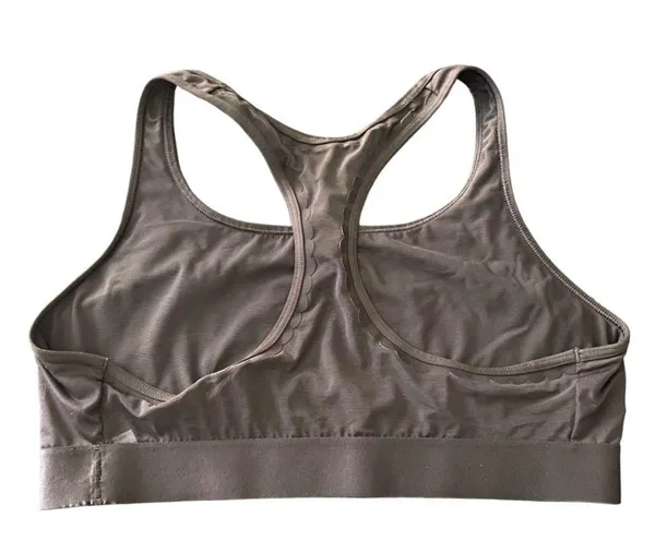 VICTORIAS SECRET-VICTORIAS SPORT-BLACK SPORTS BRA-SIZE XL Black sports bra in new condition, does normt have padding, mesh back. Bust: armpit to armpit 18-20 inches - Image 4
