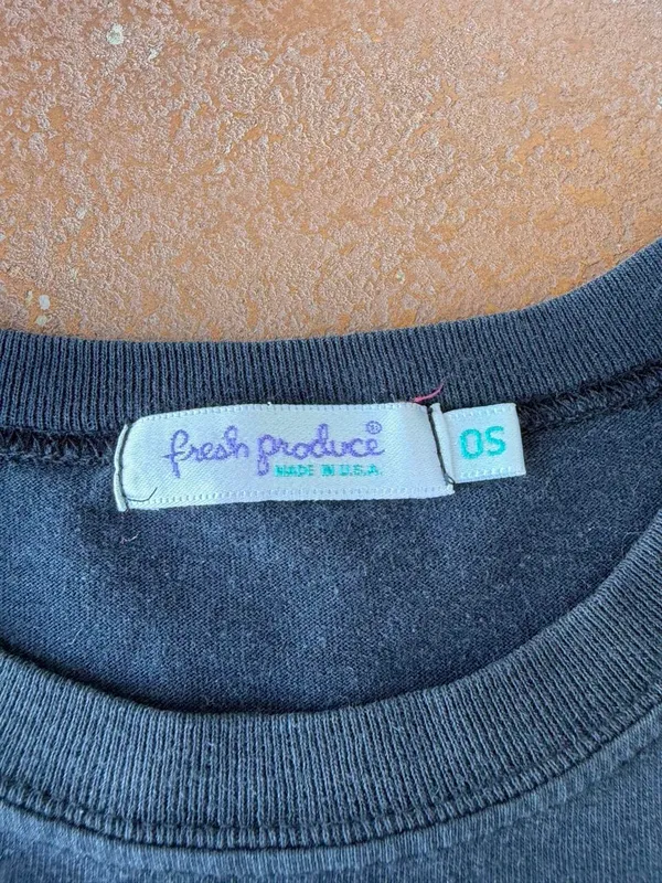 Black vintage 90s Fresh Produce tee with three small potted plant graphics Sz OS #90s #retro #y2k - Image 4