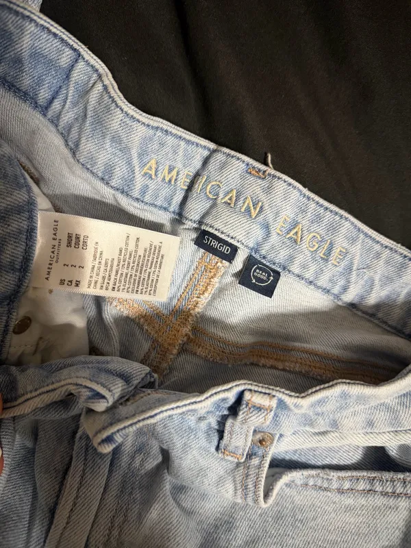 American Eagle Jeans Outfitters Mom Ripped - Image 2