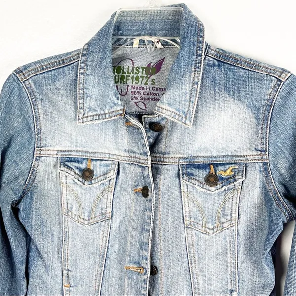 HOLLISTER Surf 1972 Light Wash Distressed Jean Jacket, Size Small - Image 5