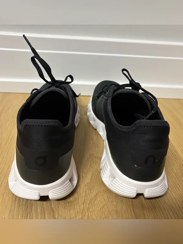 On Cloud Shoes Women’s size 9.5 - Image 3