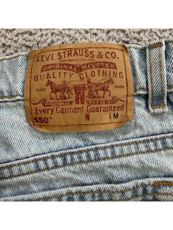 Vintage 90s Levis 550 Relaxed Fit Tapered Leg Jeans USA Made Light Wash Women 33 - Image 6
