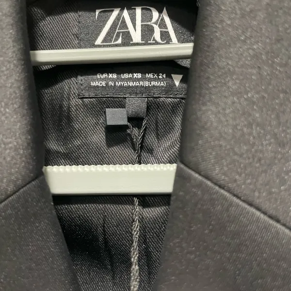 Zara Thick Fitted Black Blazer - Image 5