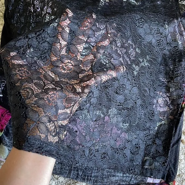 ‎Kirra XS Top. Black Floral - Image 3
