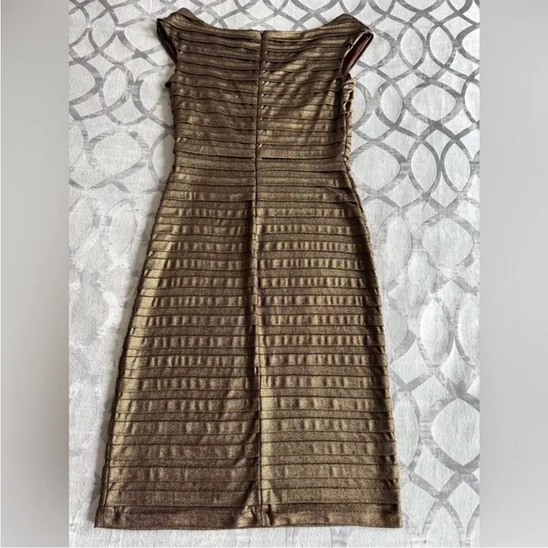 TADASHI SHOJI Metallic Bronze Gold Pleated Formal Cocktail Dress‎ Small - Image 8