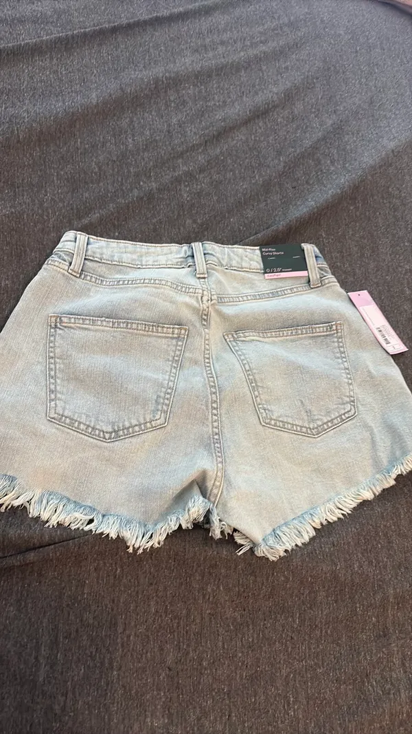 Wild Fable Mid-Rise Curvy Jean Shorts - Image 4