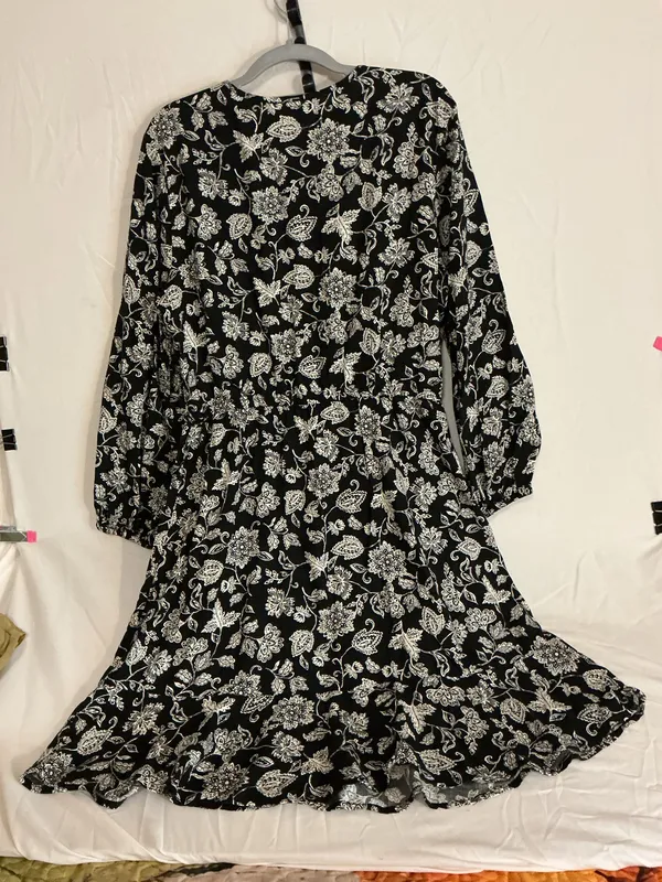 Old Navy Dress - Image 2