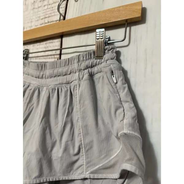Lululemon Hotty Hot Shorts II 2" Inseam Lined Swift Size 4 White/Beige W7AHOR - Image 4