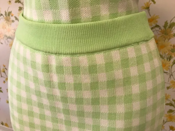 NWOT gingham knit skirt set in lime green size M - Image 8