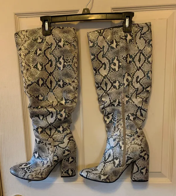 Seven Dials Size 9  Snakeskin Boots - Image 2