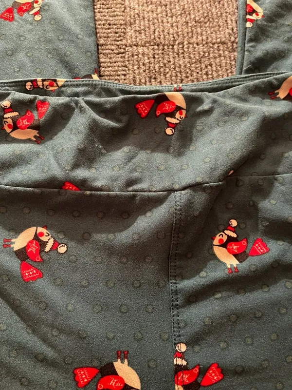 LuLaRoe Leggings OS Green Christmas penguins - Image 3