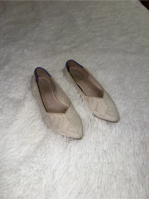 Rothy’s Pointed Toe Beige Flat Shoes Women size 8.5 Snakeskin - Image 2