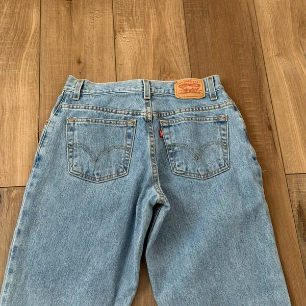 Levis y2k vintage 550 blue straight leg mom jeans - Image 3