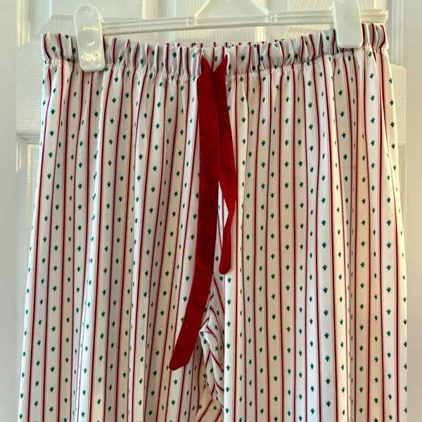 Saving Grace Smocks Women's Red and White Striped Holiday Pajama Pants Large - Image 2